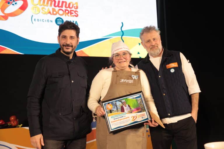 09/07- Cristina Rojas Lazarte, la campeona de la empanada tucumana, fue reconocida con Gratitud 2026